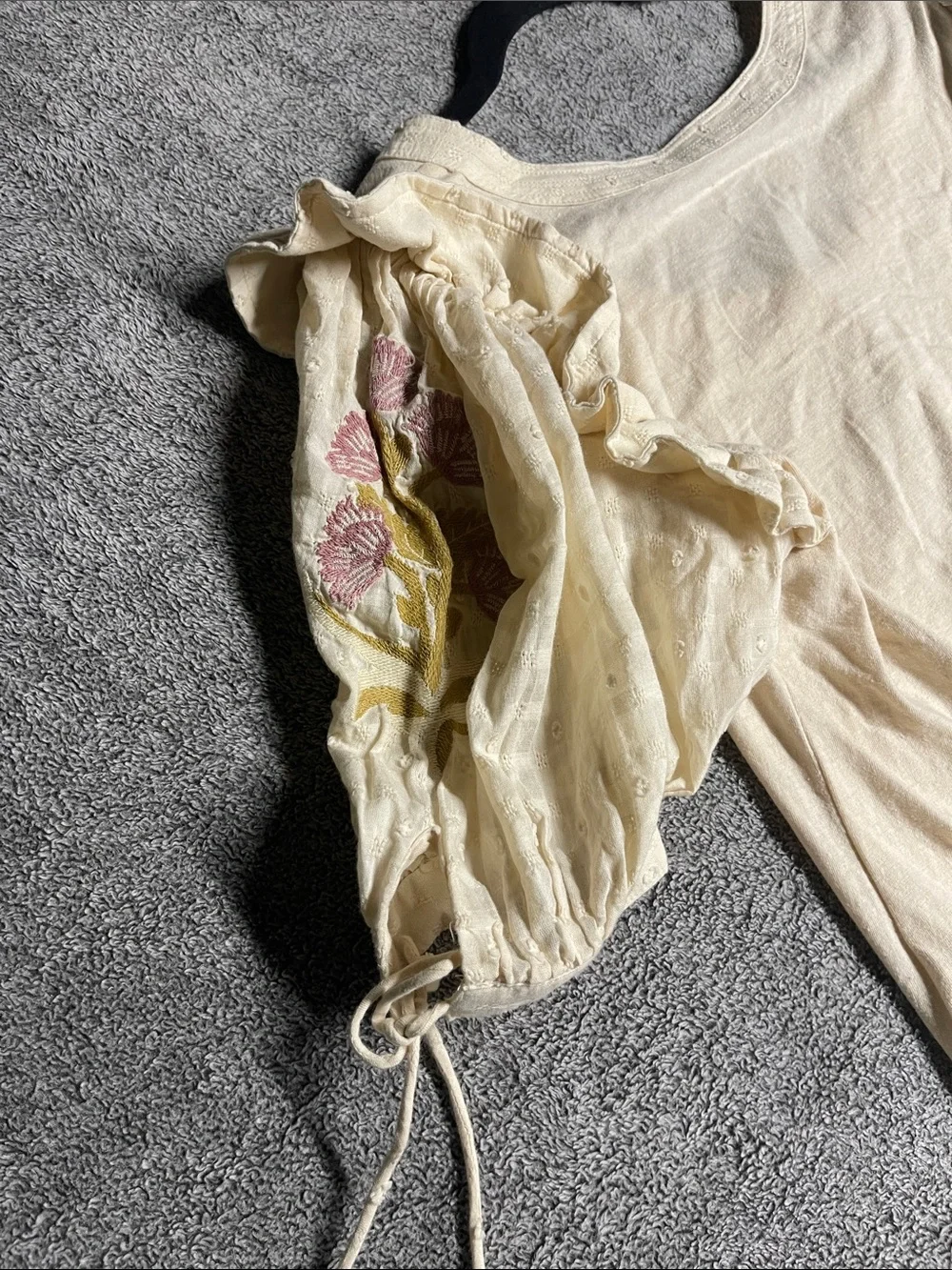 Anthropologie Cream Ruffle-Sleeve Scoop Neck Blouse